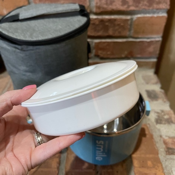 Hot Stackable Stainless Steel Lunch Box w/ Insulated Carrying Case - Picture 4 of 11